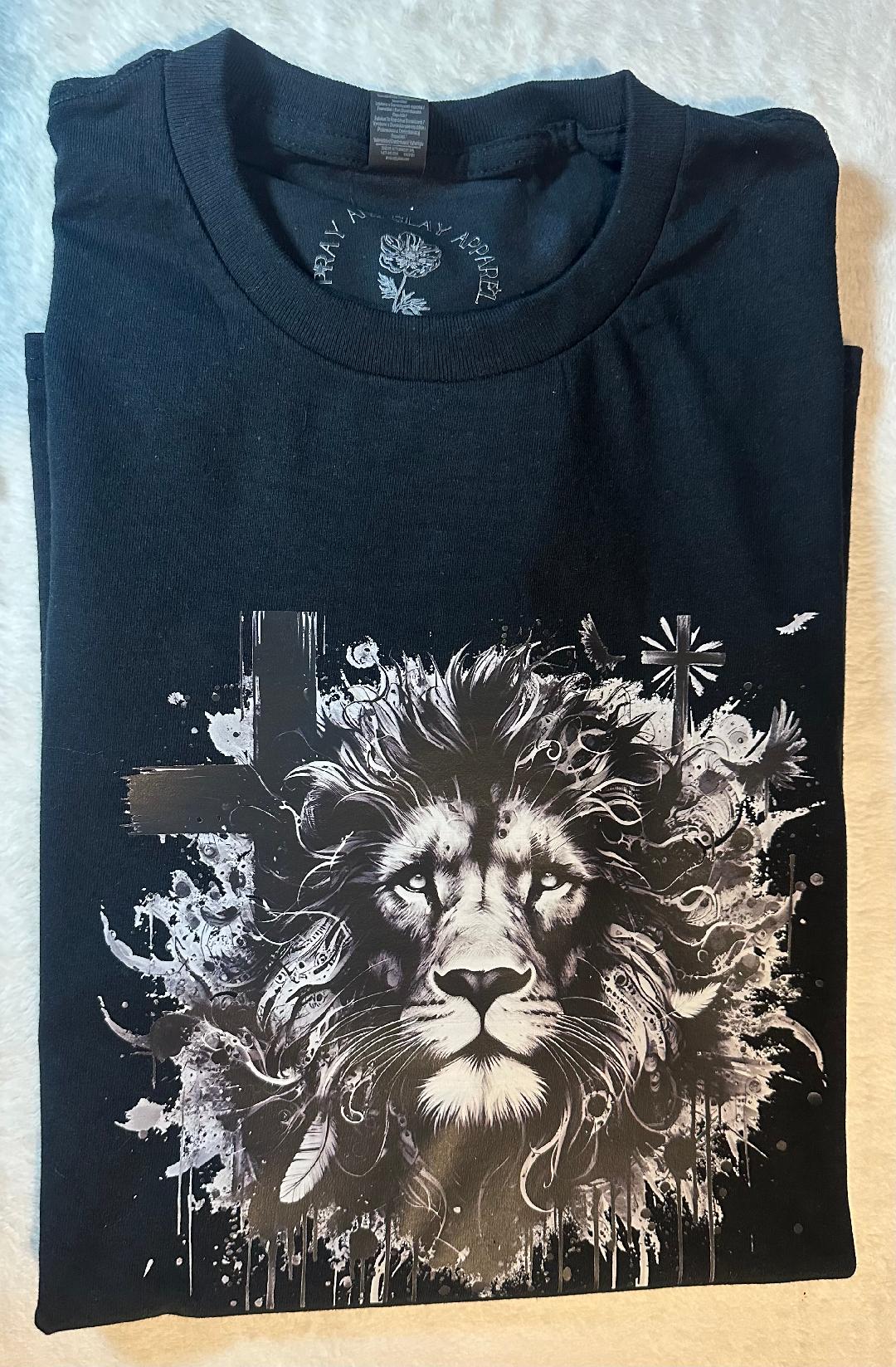 Lion black and white with crosses t shirt